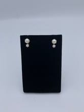Load image into Gallery viewer, Estate 14K White Gold Pearl Stack Screw Back Earrings
