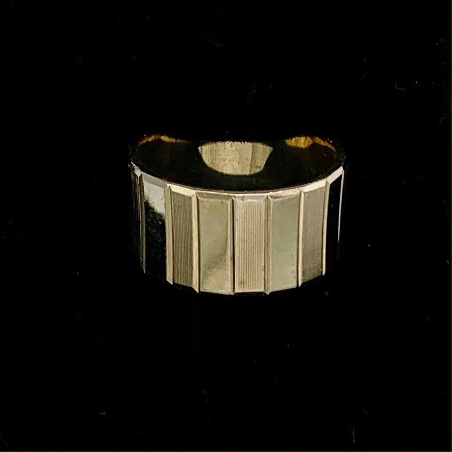 14K Yellow Gold 10mm Modern Line / Bright Finish Wedding Band
