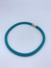 Load image into Gallery viewer, Turquoise Bead Choker Necklace
