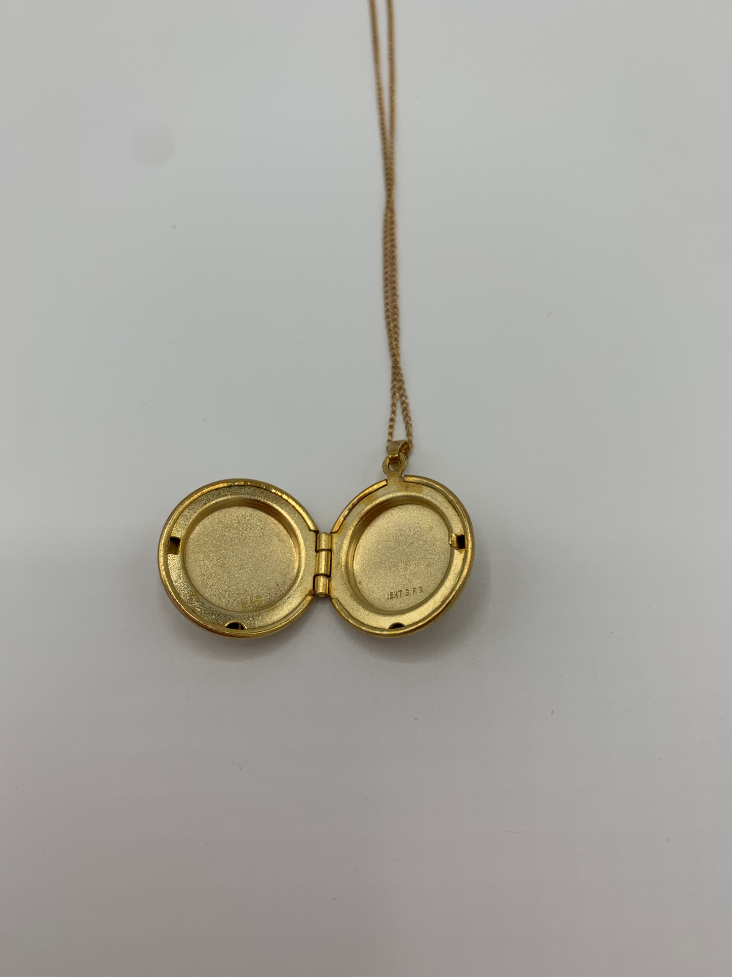 Flower Locket Pendant w/ 18 inch Curb Link Chain