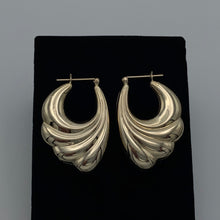 Load image into Gallery viewer, 14K Yellow Gold Hoop Earrings with Shrimp Design
