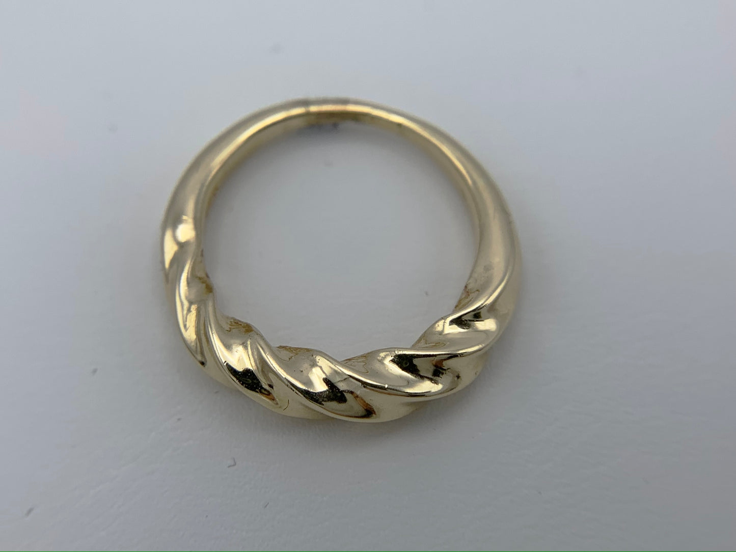 14K Yellow Gold Twisted Rib Band