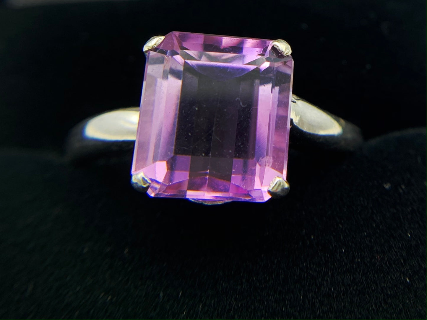 14K White Gold Alexandrite Birthstone Ring