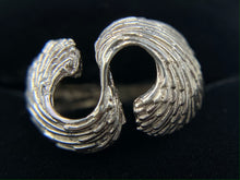 Load image into Gallery viewer, Sterling Silver S Wave Dome Rib Ring
