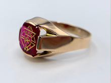 Load image into Gallery viewer, 10K Yellow Gold Knights of Columbus Estate Ring Size 10.5

