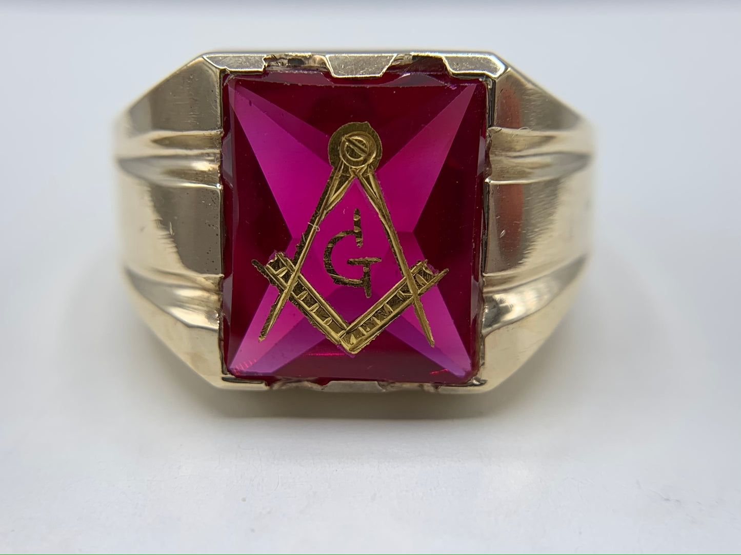 Large 10K Yellow Gold Masonic Lodge Ring