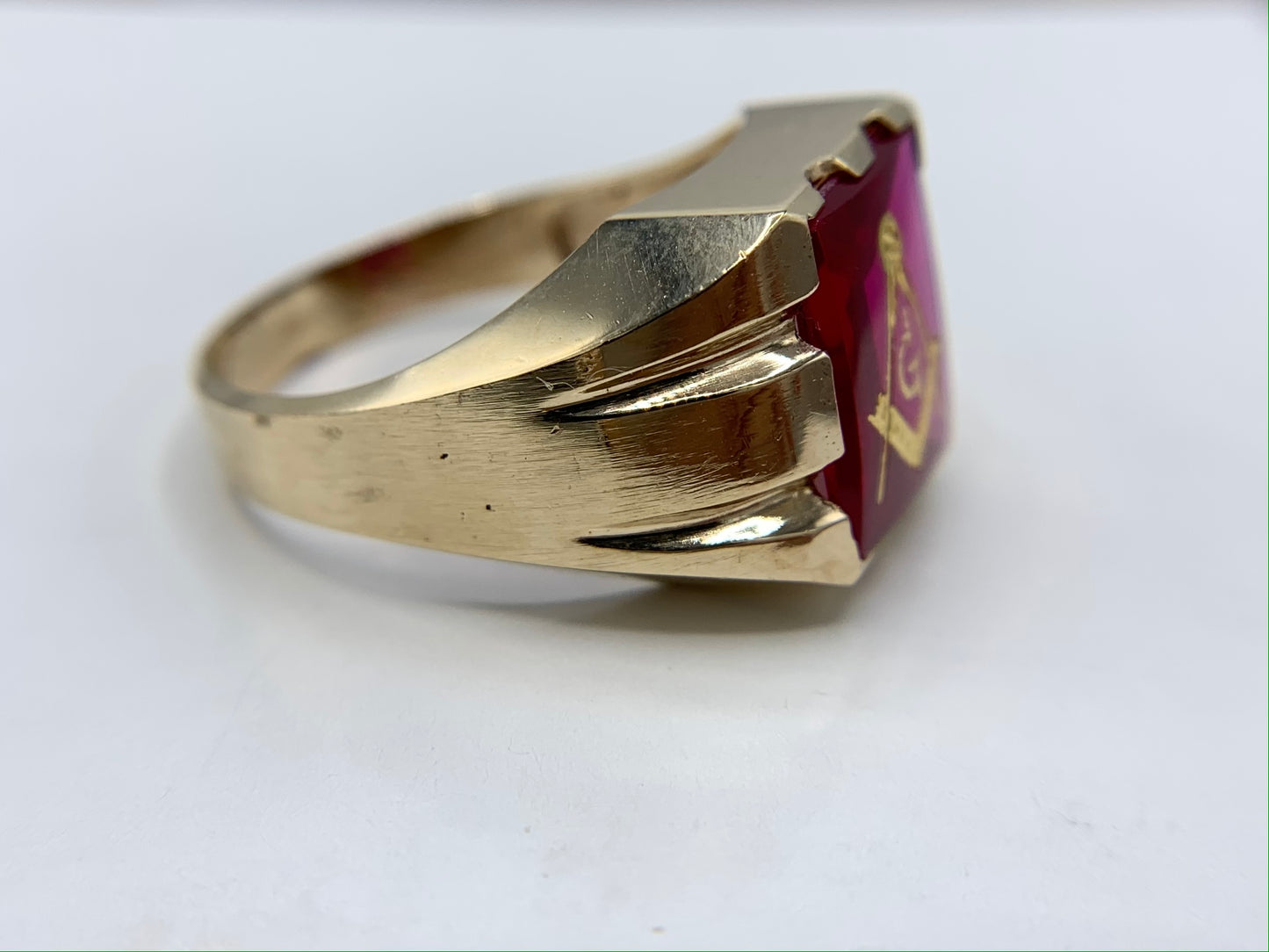 Large 10K Yellow Gold Masonic Lodge Ring