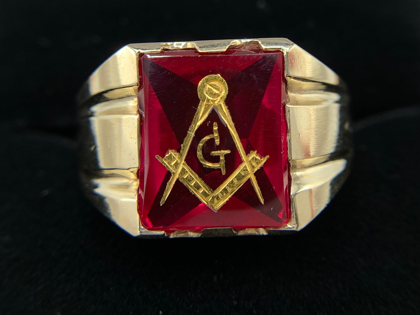 Large 10K Yellow Gold Masonic Lodge Ring