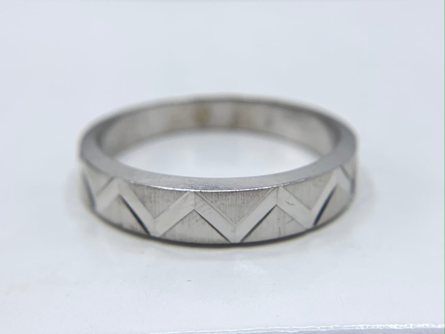 New 14K White Gold Men's Wedding Band
