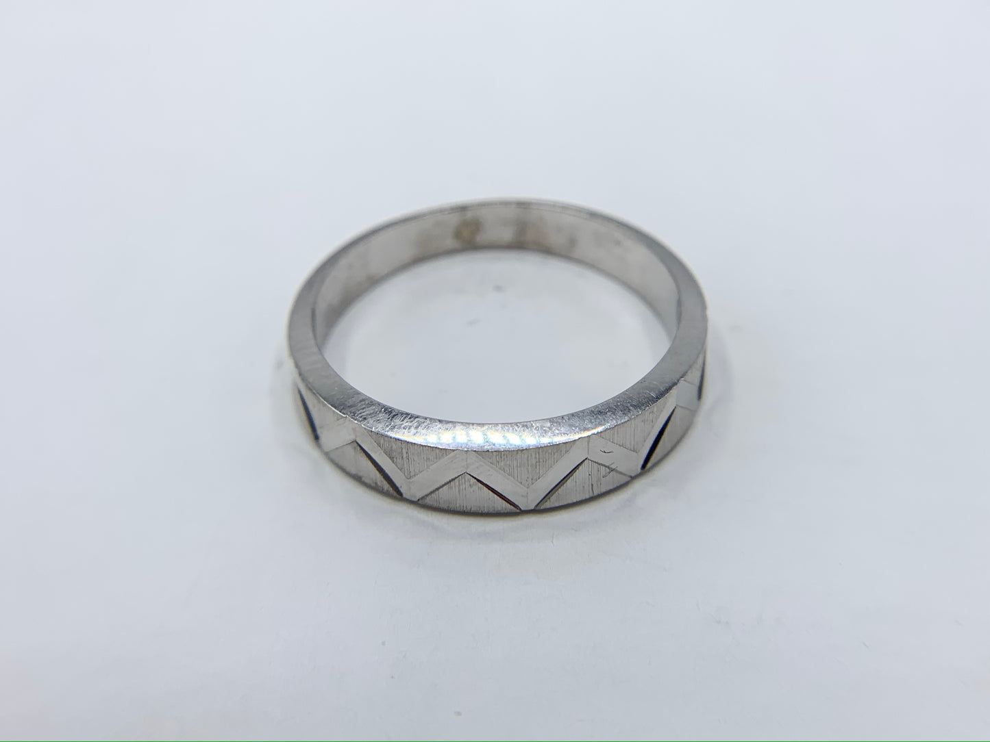 New 14K White Gold Men's Wedding Band