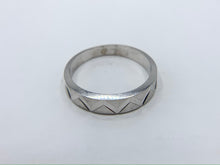 Load image into Gallery viewer, New 14K White Gold Men&#39;s Wedding Band
