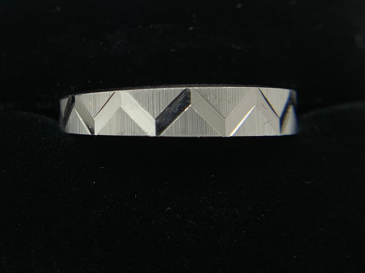 New 14K White Gold Men's Wedding Band