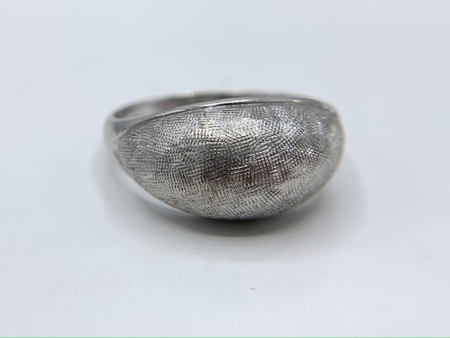 10K White Gold Vintage Dome Ring