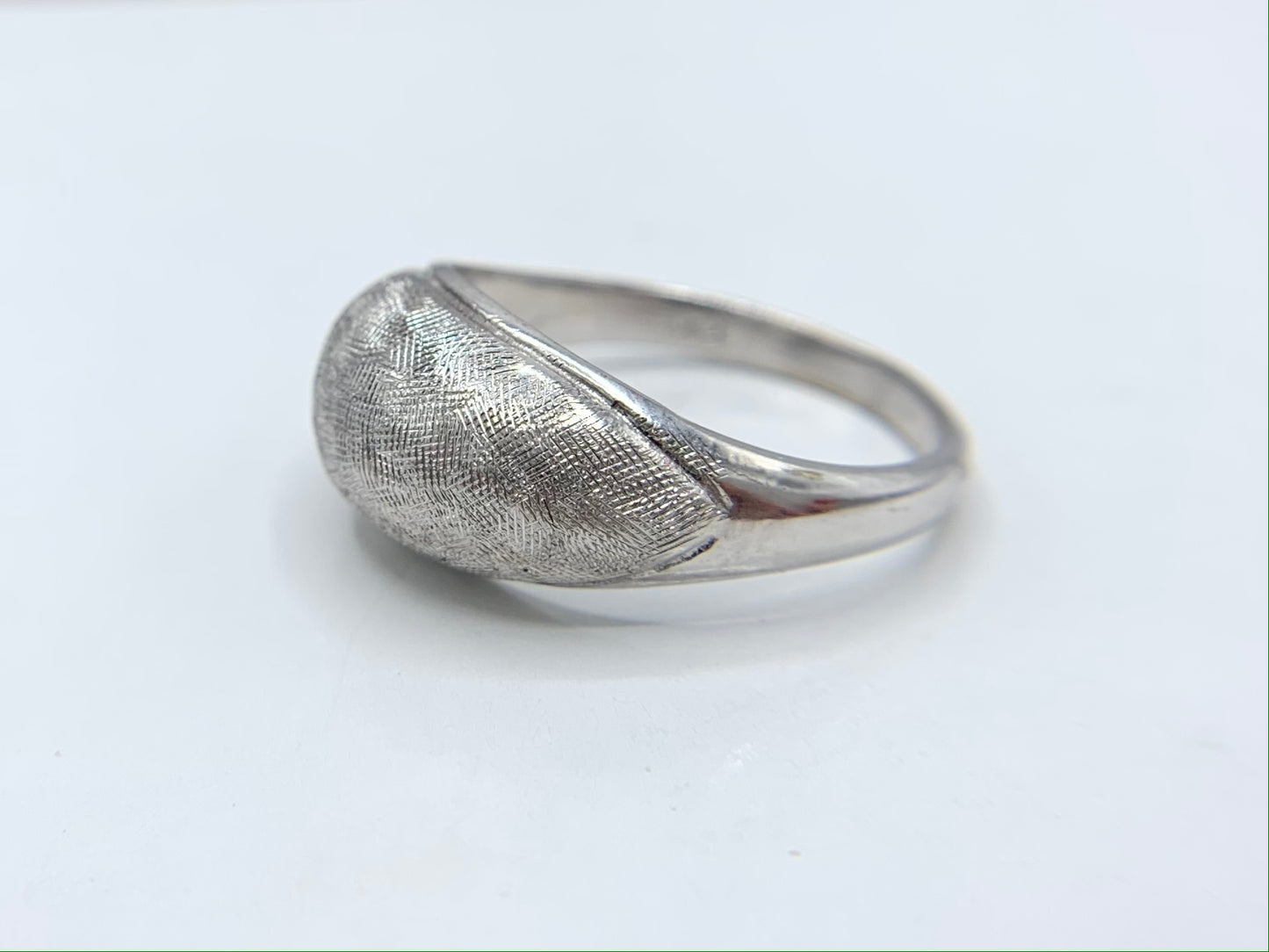 10K White Gold Vintage Dome Ring