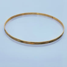 Load image into Gallery viewer, 10K Yellow Gold 3mm Bangle Bracelet

