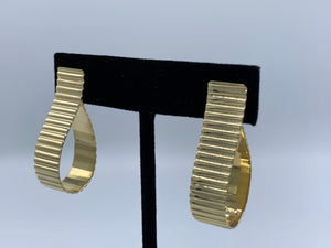 Estate 14K Yellow Gold Earrings with Line Design