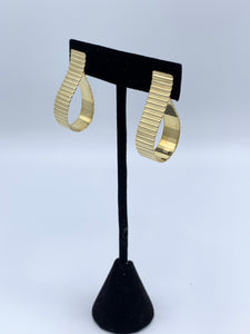 Estate 14K Yellow Gold Earrings with Line Design