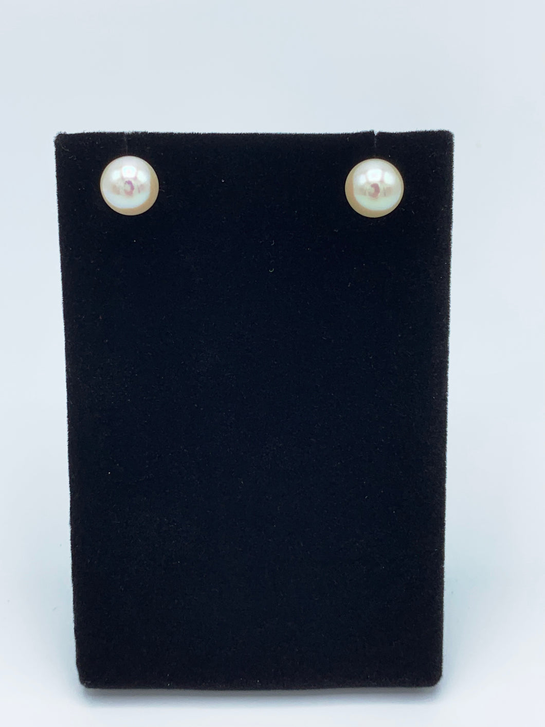14K White Gold 8-8.5 mm White Pearl Stud Earrings
