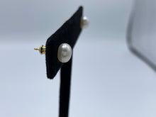 Load image into Gallery viewer, 6-6.5 mm White Button Pearl Earrings
