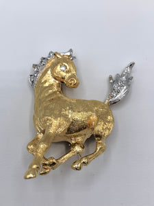 14K Yellow Gold Diamond Horse Pin