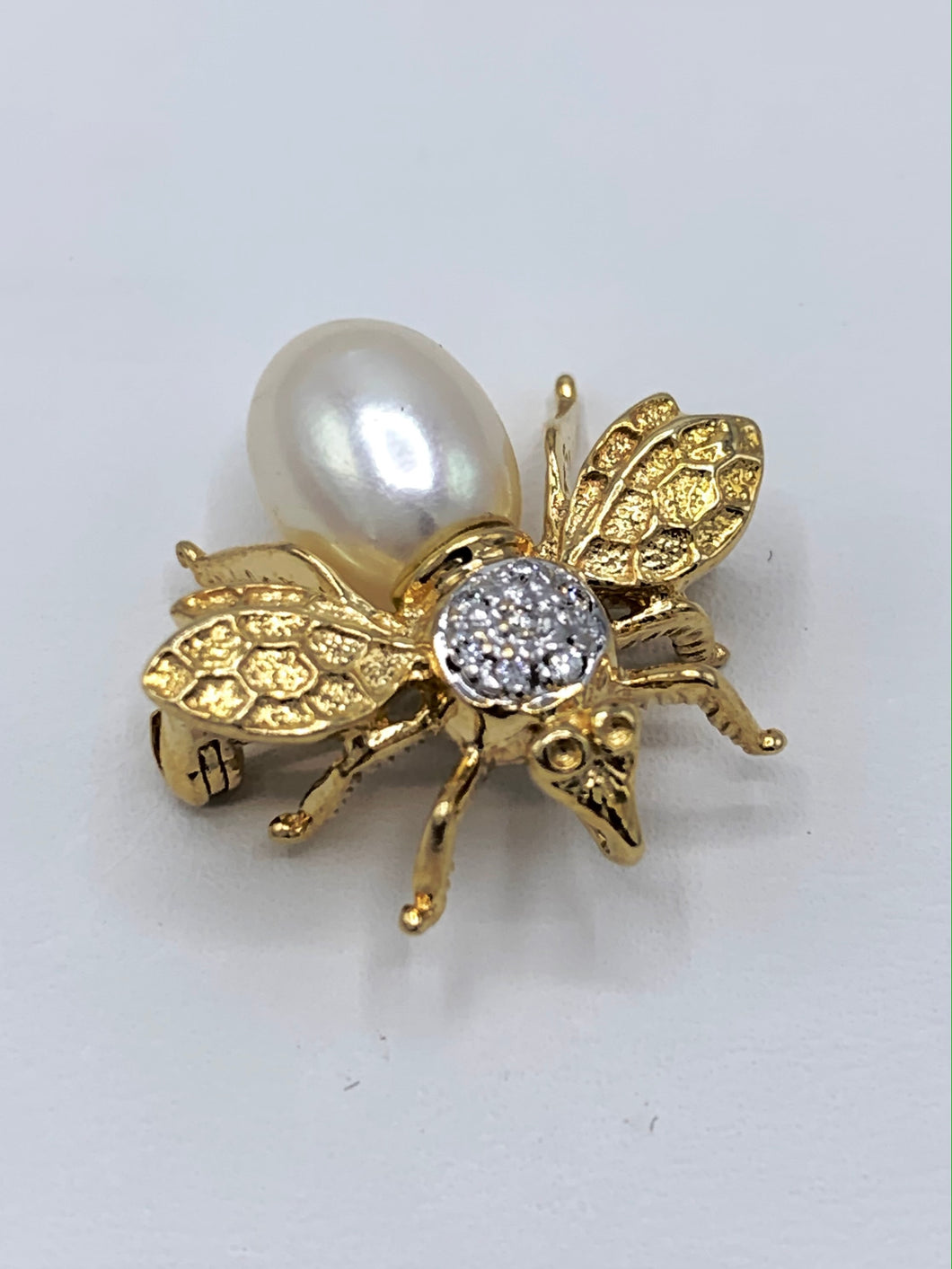 14K Yellow Gold Diamond Wasp Pin with Freshwater Pearl