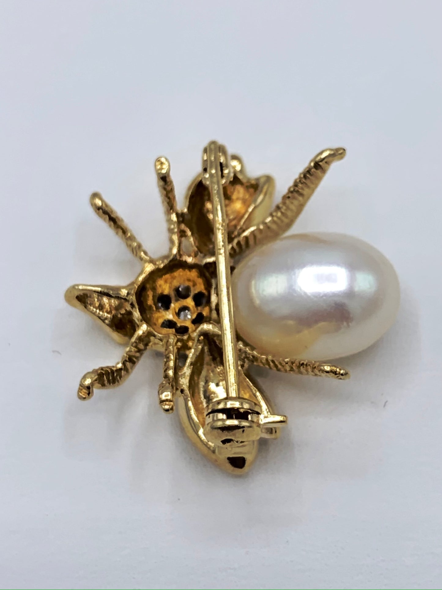 14K Yellow Gold Diamond Wasp Pin with Freshwater Pearl