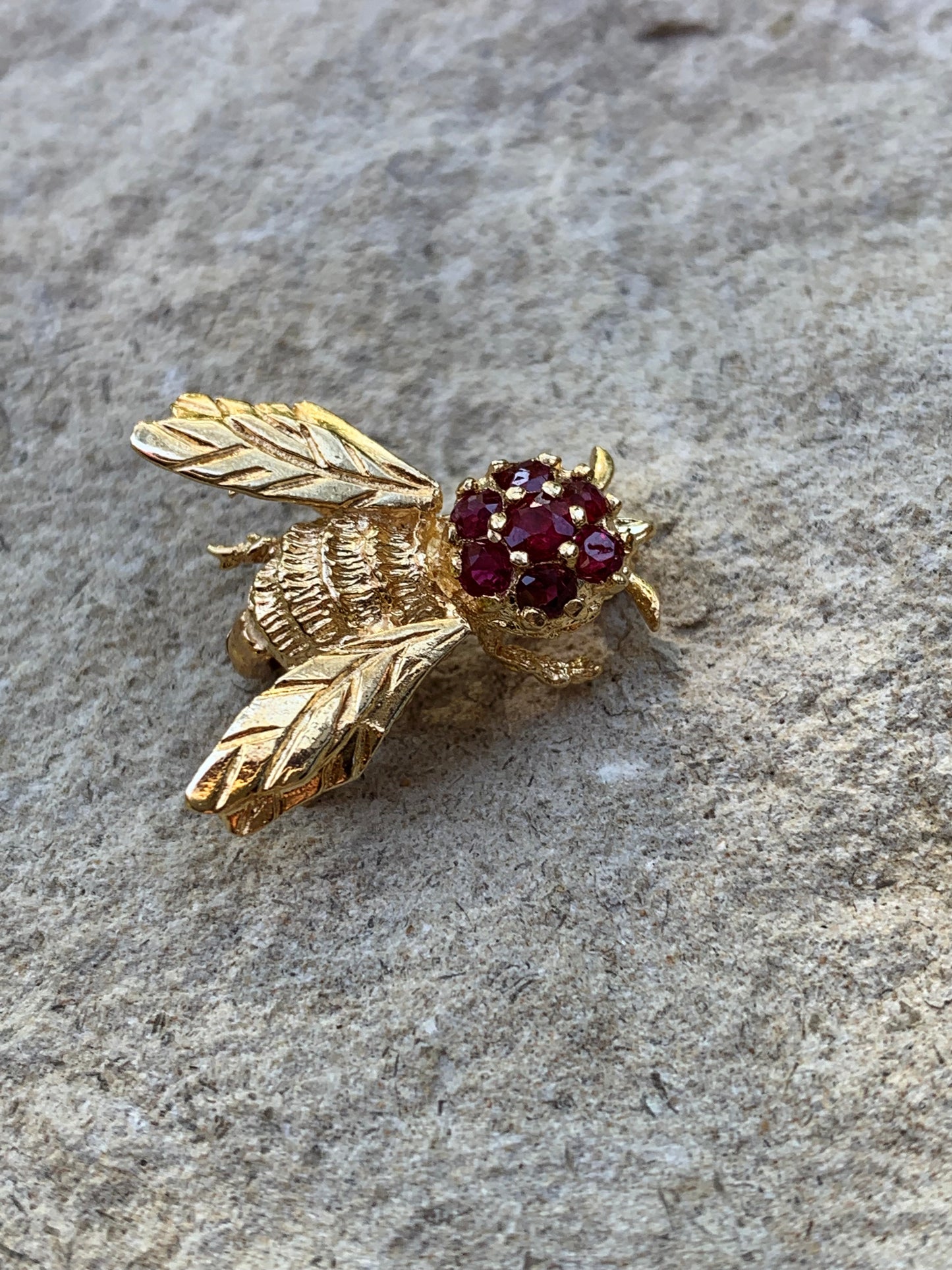 14K Yellow Gold Ruby Bee Pin