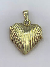 Load image into Gallery viewer, 14K Yellow Gold Heart Locket Pendant
