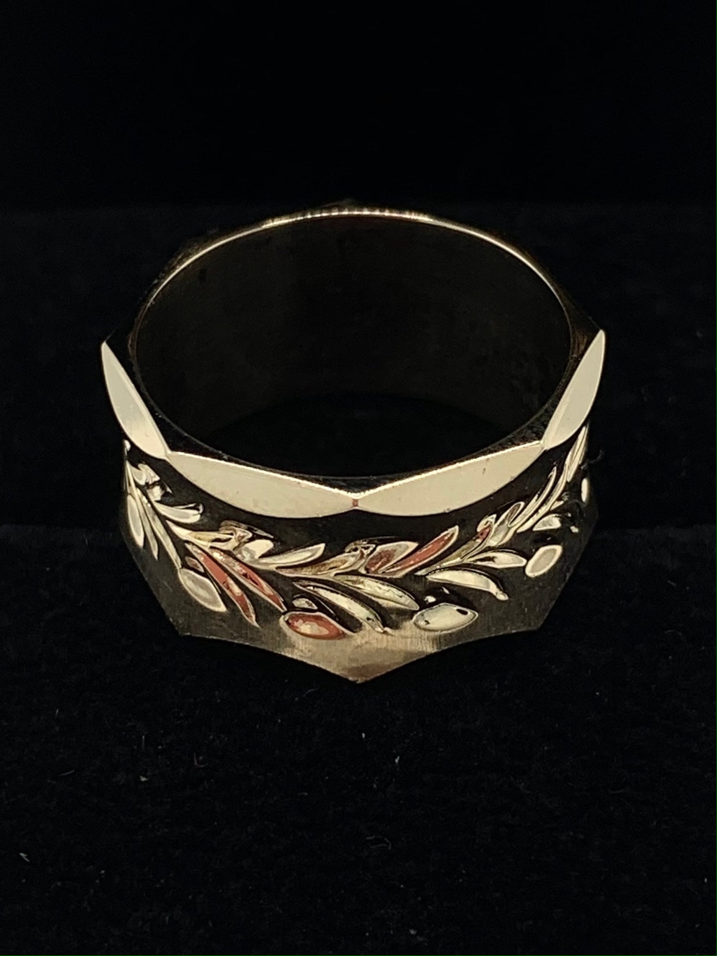 14K Yellow Gold S & L 10mm Concave Wedding Band