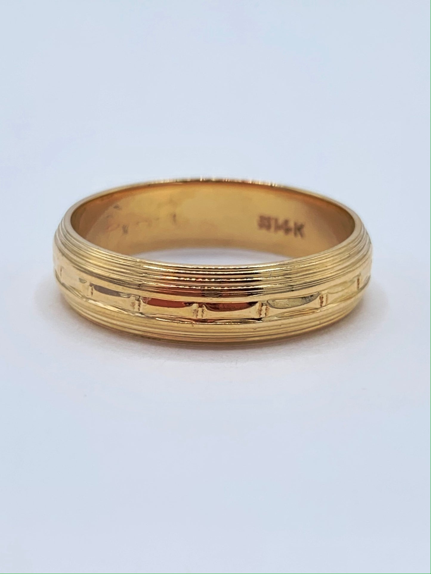 14K Yellow Gold 5mm Wedding Band with Machine Cut Design