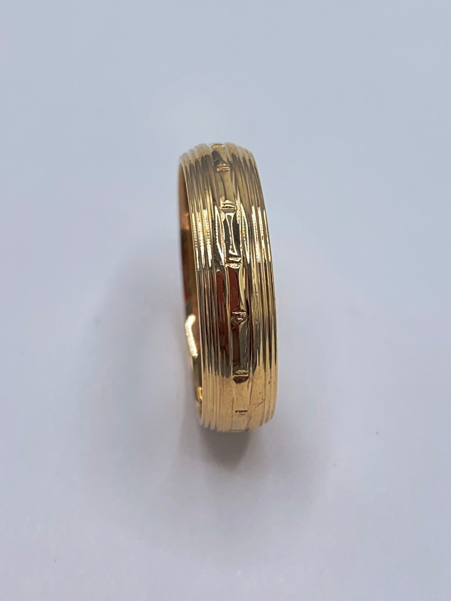 14K Yellow Gold 5mm Wedding Band with Machine Cut Design