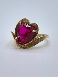Estate 10K Yellow Gold Synthetic Ruby Heart Ring