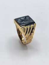 Load image into Gallery viewer, Estate 10K Yellow Gold Intaglio Spanish Soldier Hematite Ring
