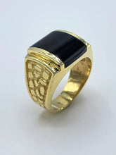 Load image into Gallery viewer, Estate 14K Yellow Gold Black Onyx Inlay Ring
