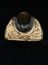 Load image into Gallery viewer, Estate 14K Yellow Gold Genuine Black Star Sapphire Eagle Ring
