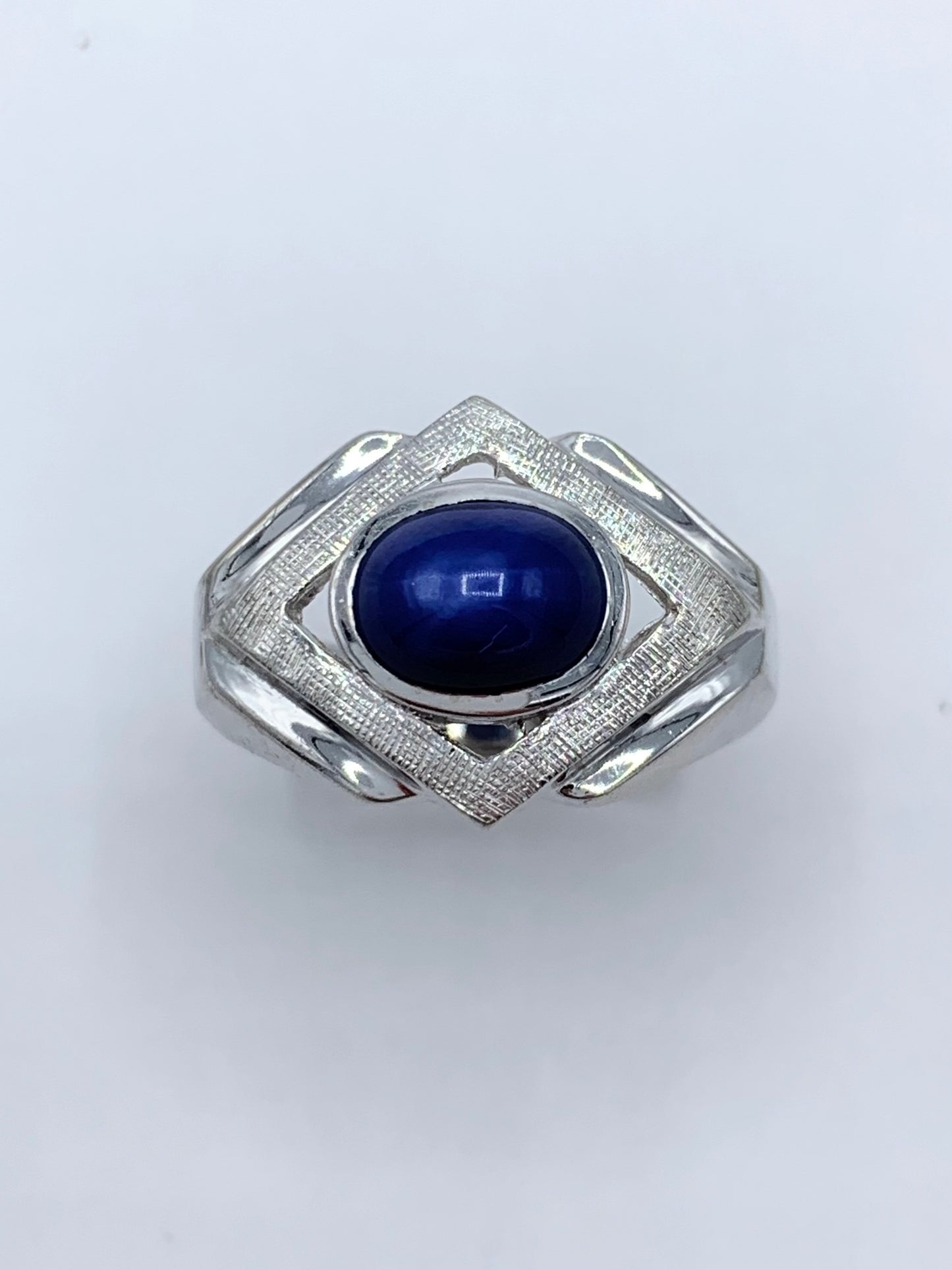 Estate 10K White Gold Linde Star Ring