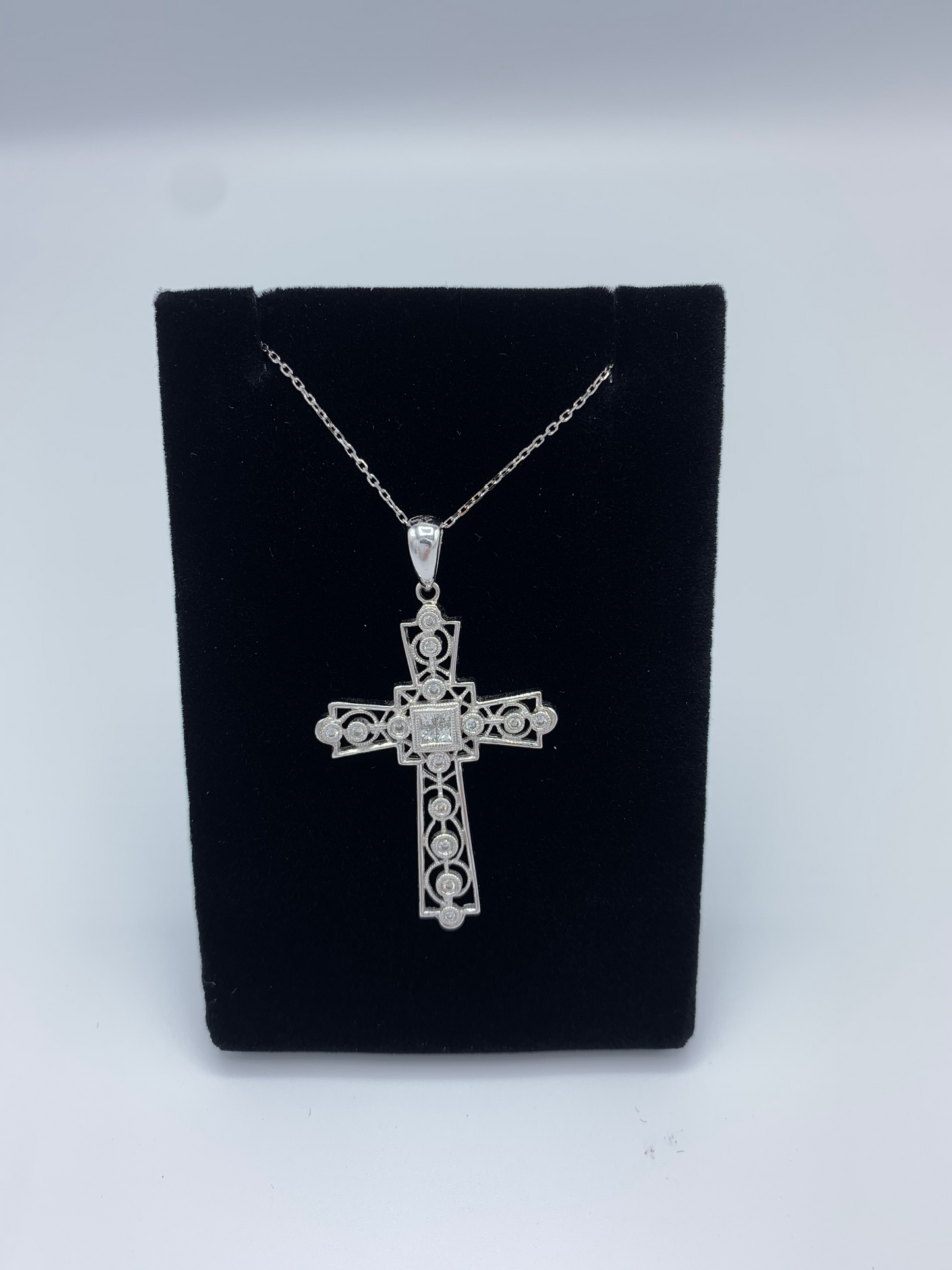 18K White Gold Diamond Cross Pendant Necklace