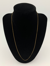 Load image into Gallery viewer, 21 inch Gold Filled Curb Link Style Chain
