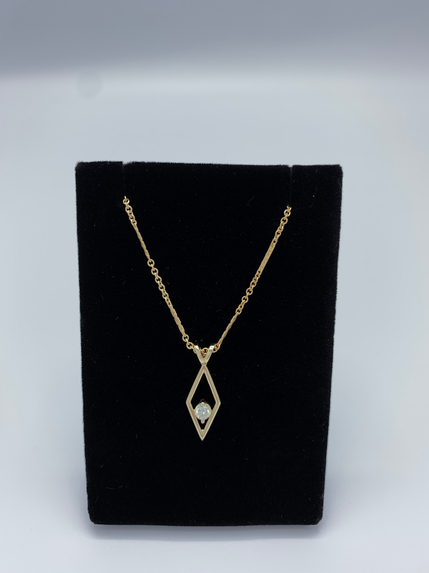 Estate 14K Yellow Gold Diamond Shaped 20pt Diamond Pendant