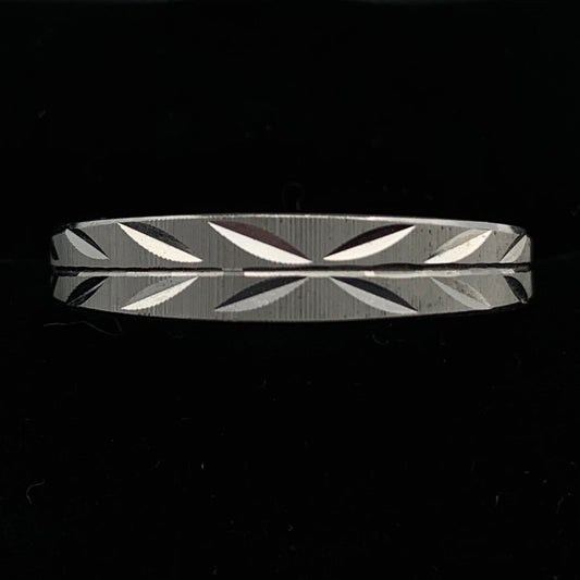 14K White Gold Tapered Leaf Design Wedding Band