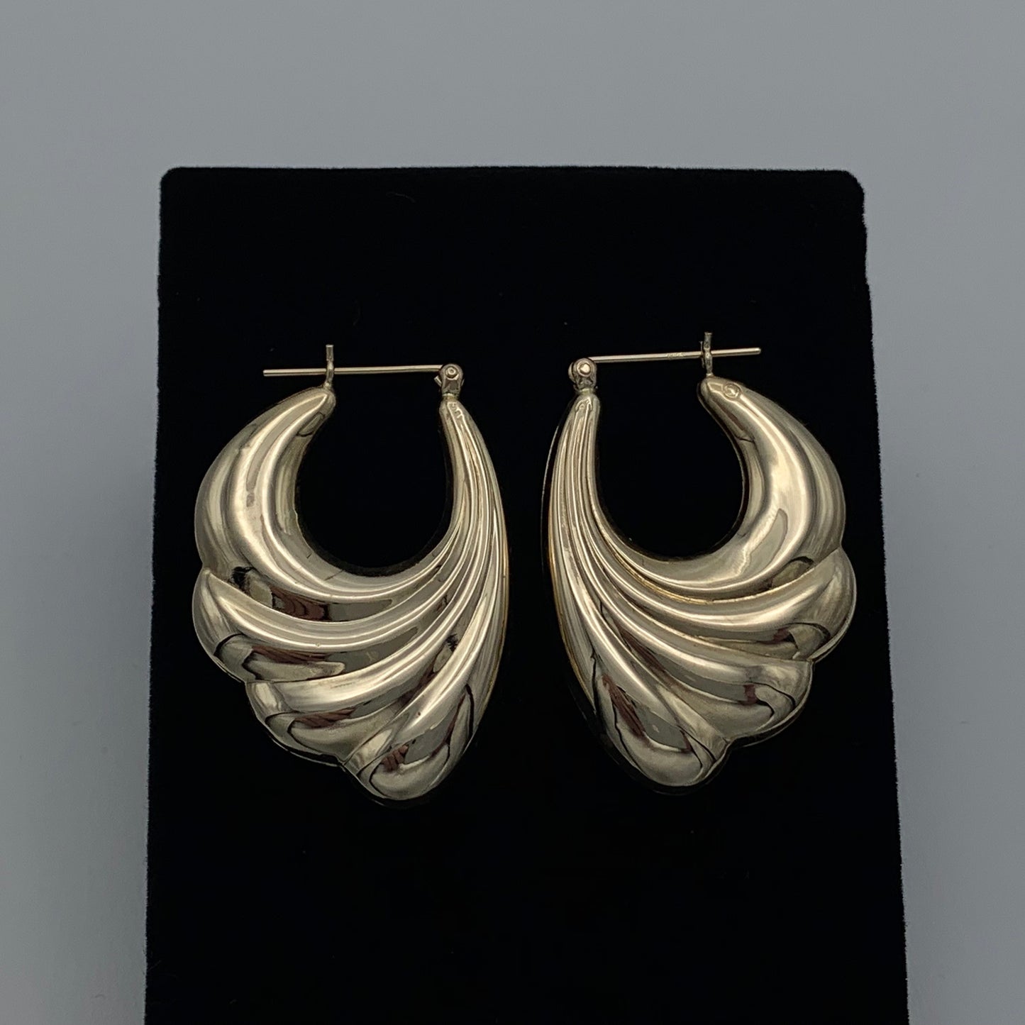 14K Yellow Gold Hoop Earrings with Shrimp Design