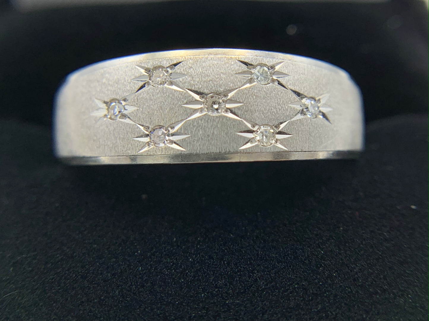 Men's 14K White Gold Wedding Band with Diamonds