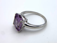 Load image into Gallery viewer, 14K White Gold Alexandrite Birthstone Ring
