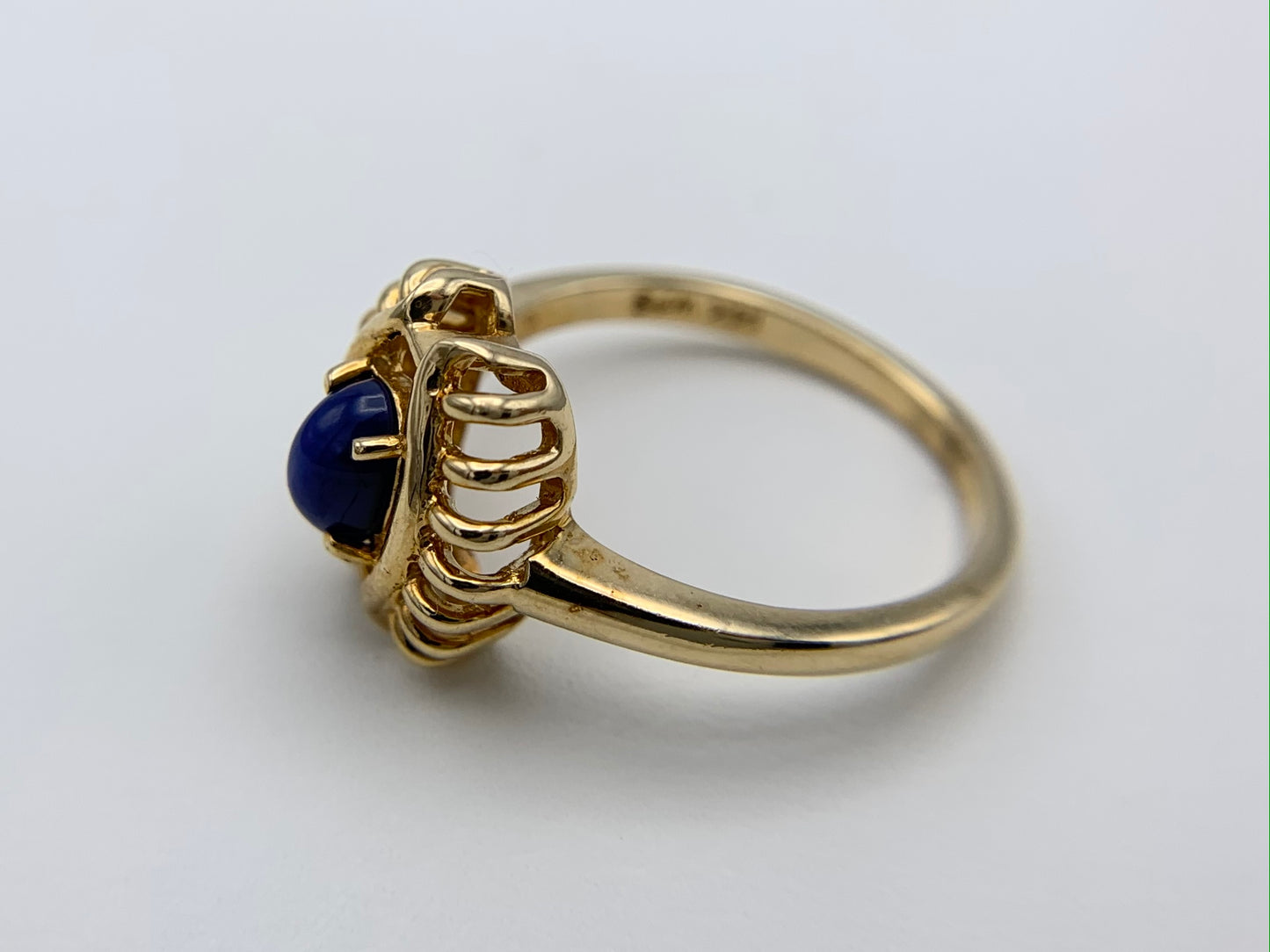 14K Yellow Gold Oval Blue Star Sapphire Ring