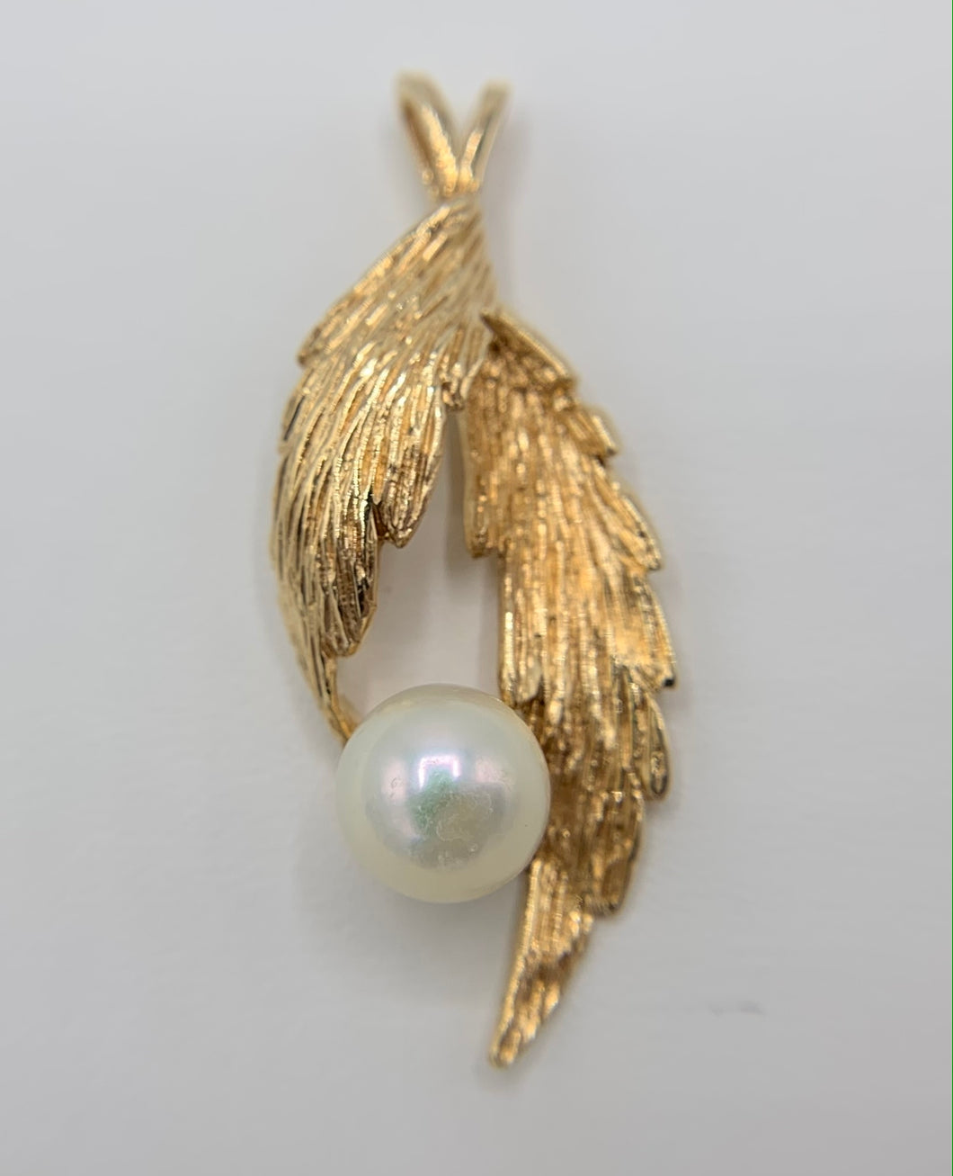 14K Yellow Gold Two Leaf Pearl Pendant