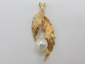 14K Yellow Gold Two Leaf Pearl Pendant