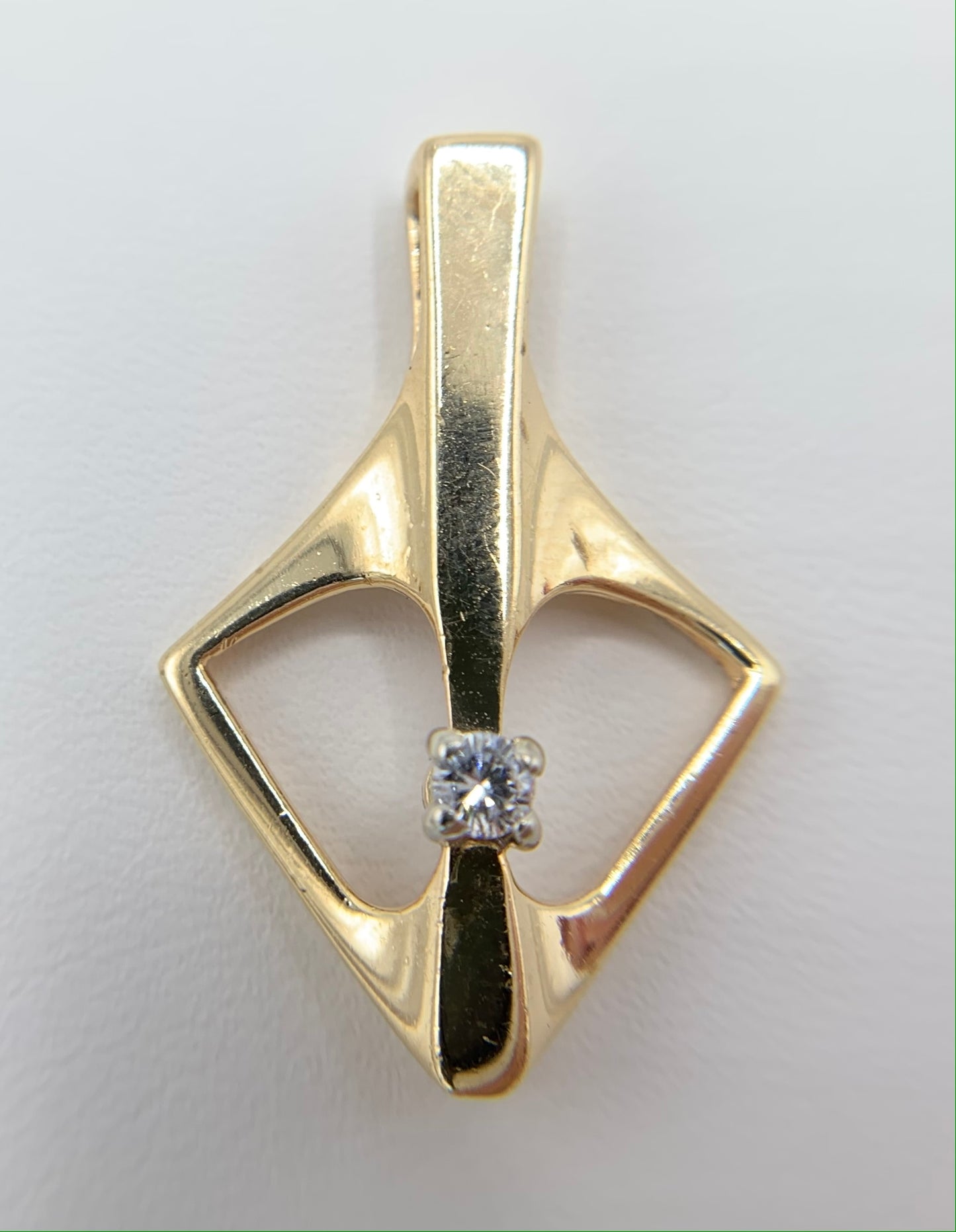 14K Yellow Gold Art Deco Pendant with Diamond