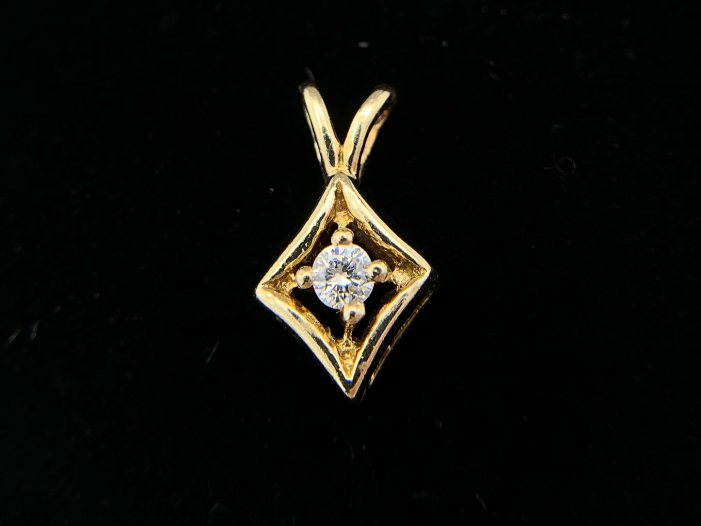 14K Gold Diamond Shaped Art Deco Pendant