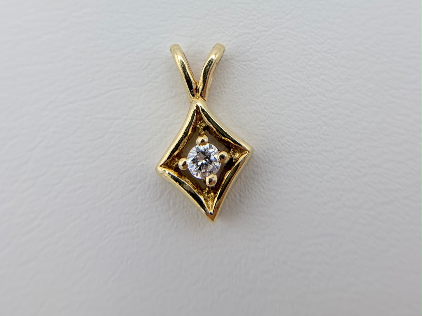 14K Gold Diamond Shaped Art Deco Pendant