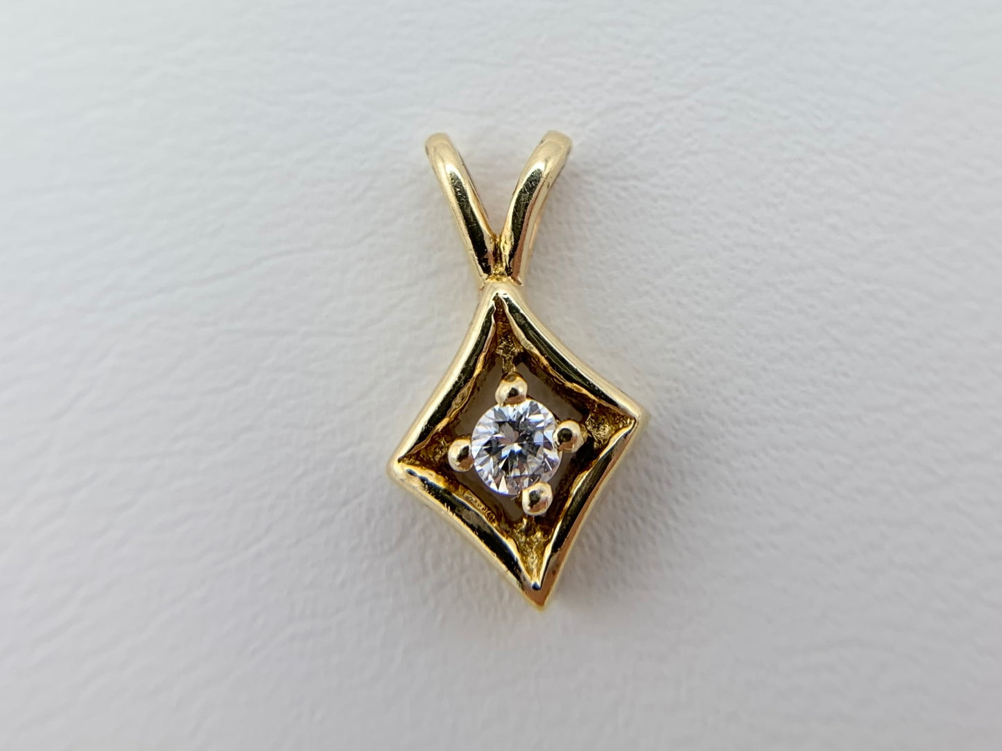 14K Gold Diamond Shaped Art Deco Pendant